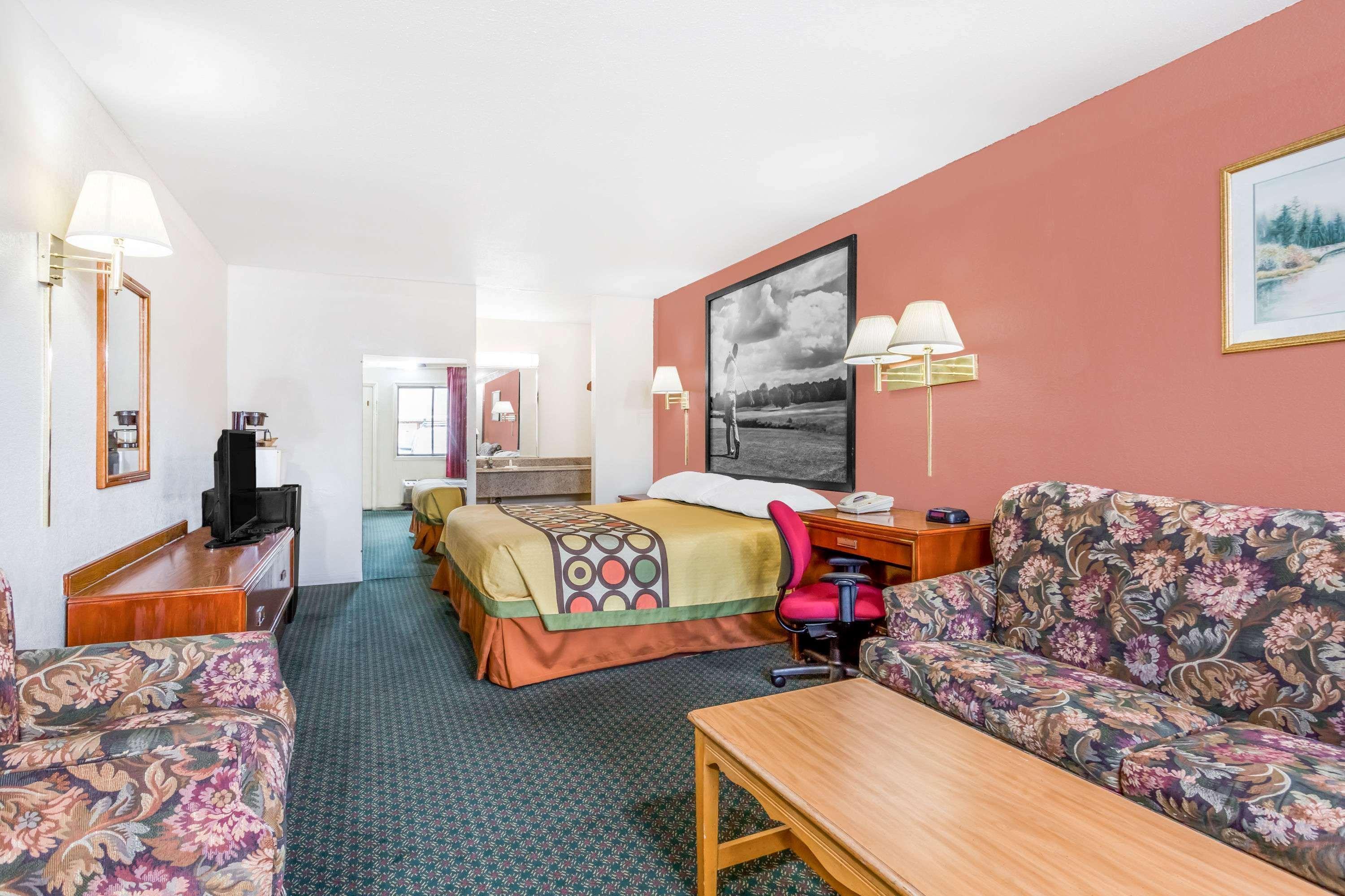 Super 8 By Wyndham Santee Hotell Exteriör bild